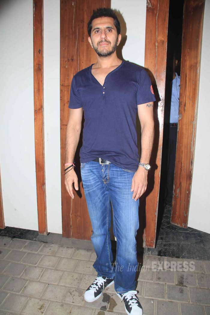 shah rukh khan, shah rukh khan pictures, shah rukh khan films, srk pics, jay bhanushali, ek paheli leela, jay bhanushali leela, farhan akhtar, vikas bahl, jackky bhagnani, isha koppikar