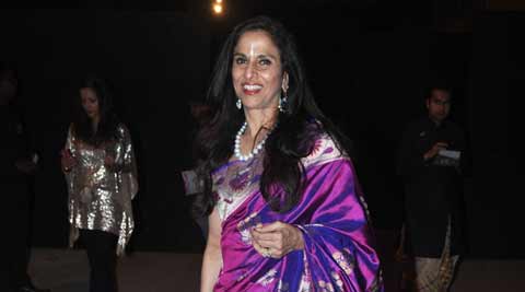 Shiv Sena activists protest against writer Shobhaa De outside her Mumbai residence