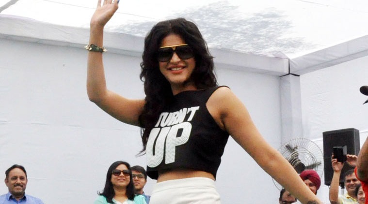 gabbar is back film girl pic gabbar is back film girl pic