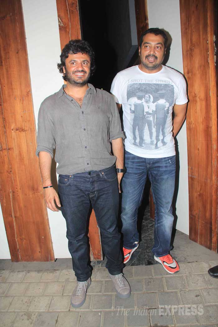 shah rukh khan, shah rukh khan pictures, shah rukh khan films, srk pics, jay bhanushali, ek paheli leela, jay bhanushali leela, farhan akhtar, vikas bahl, jackky bhagnani, isha koppikar