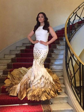 350px x 466px - Cannes 2015: Aishwarya Rai Bachchan stuns in white and gold fishtail gown |  Entertainment Gallery News,The Indian Express