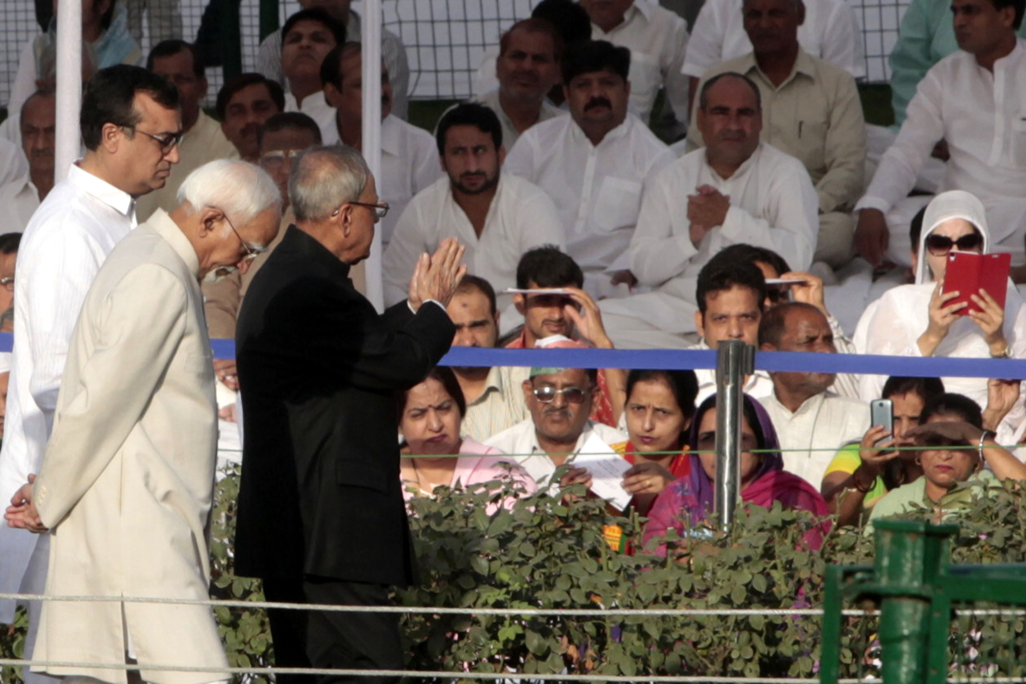 Jawaharlal Nehru, Jawaharlal Nehru death anniversary, Nehru 51st death anniversary, Pranab Mukherjee, Narendra Modi, All India Congress Committee, Congress, Sonia Gandhi, india news, news