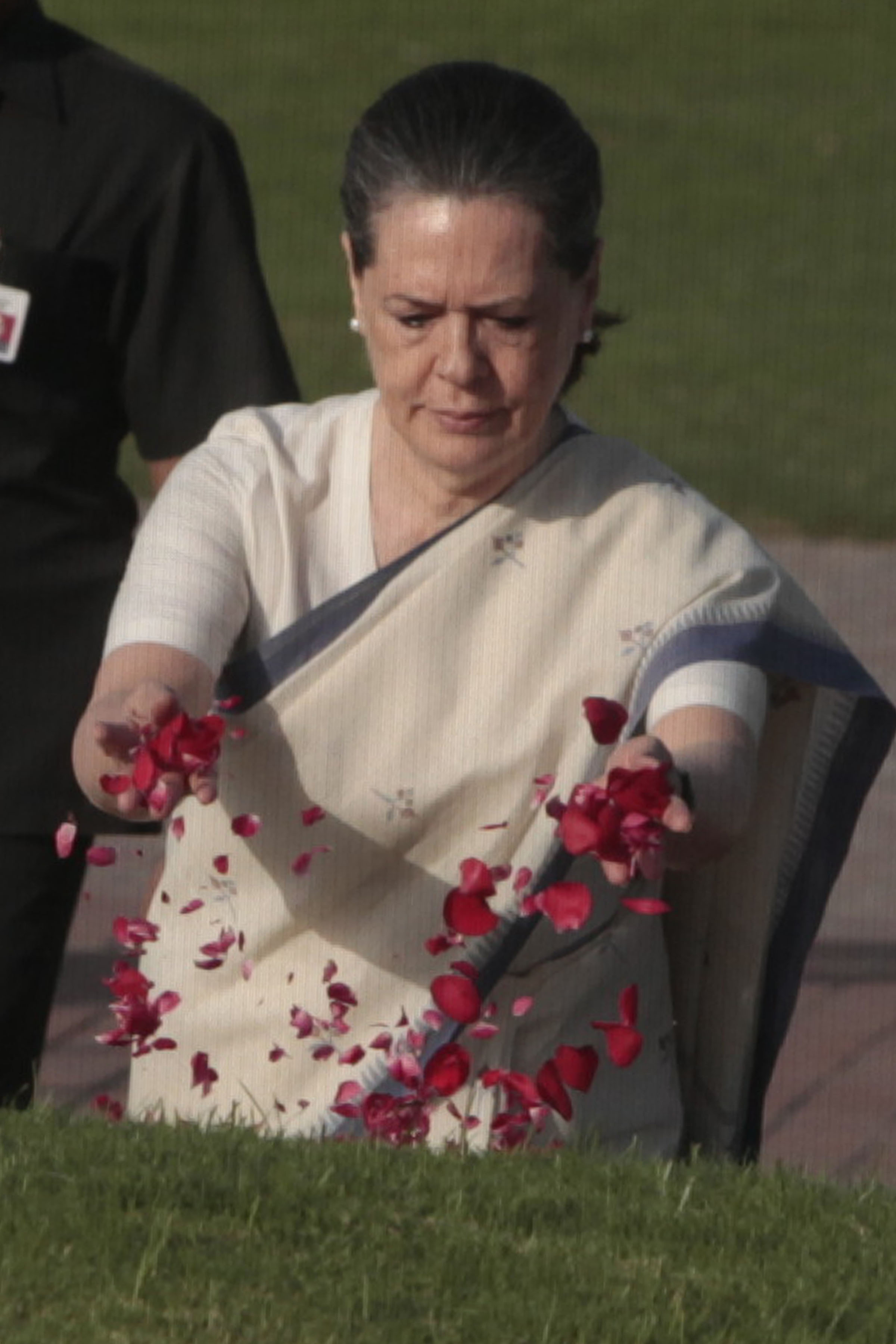 Jawaharlal Nehru, Jawaharlal Nehru death anniversary, Nehru 51st death anniversary, Pranab Mukherjee, Narendra Modi, All India Congress Committee, Congress, Sonia Gandhi, india news, news