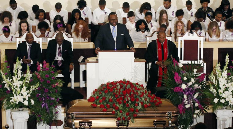 BB King laid to rest following funeral mass in Mississippi | Music News ...