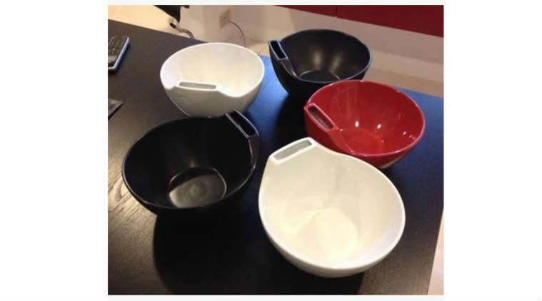 These bowls to help you read while you eat. (Source: Taobao)