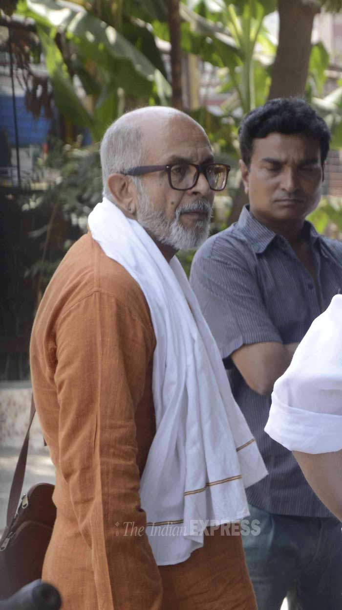 Sudha Shivpuri, sudha shivpuri funeral, kyuki saas bhi kabbhi bahu thi baa, baa, sudha shivpuri death, sudha shivpuri funeral pics, sudha shivpuri demise, Ritu Shivpuri, Komolika Guha Thakurta, Shilpa Saklani, Tasneem Sheikh, Abhinav Shukla, Deepak Qazir, Sumeet Sachdev, Supriya Shukla, Sushant Singh, Tasneem Sheikh, Virendra Saxena