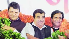 Niitn Gadkari, Devendra fadnavis, Gadkari in kolhapur, BJP, Congress, land acquisition law, VMC polls, mumbai news, city news, local news, maharashtra news, airlines news, Indian Express