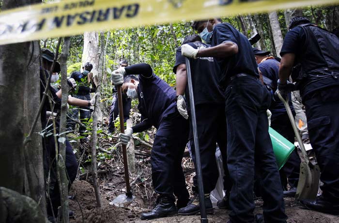 human trafficking, malaysia, malaysia human trafficking camp, rohingya muslims, rohingya muslims human trafficking, captive camp, human trafficking camp, thailand, malaysia thailand border, world news, photos, world photos