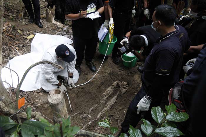 human trafficking, malaysia, malaysia human trafficking camp, rohingya muslims, rohingya muslims human trafficking, captive camp, human trafficking camp, thailand, malaysia thailand border, world news, photos, world photos