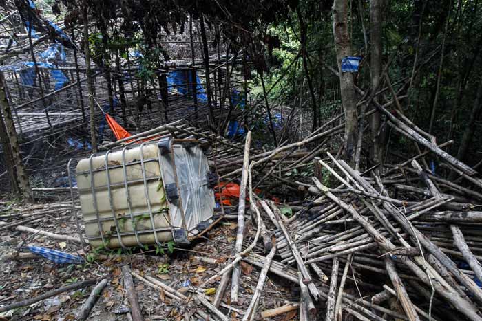 human trafficking, malaysia, malaysia human trafficking camp, rohingya muslims, rohingya muslims human trafficking, captive camp, human trafficking camp, thailand, malaysia thailand border, world news, photos, world photos