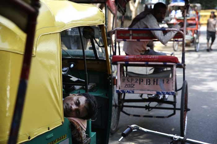 heat wave, india summer, india heat, heat, delhi heat wave, andhra pradesh heat wave, telangana heat wave, heat wave news, heat wave kills, heat wave kills people, heat wave dead, dead heat, heat india dead, death, summer death, summer, india news, india photos, summer photos, heat wave photos