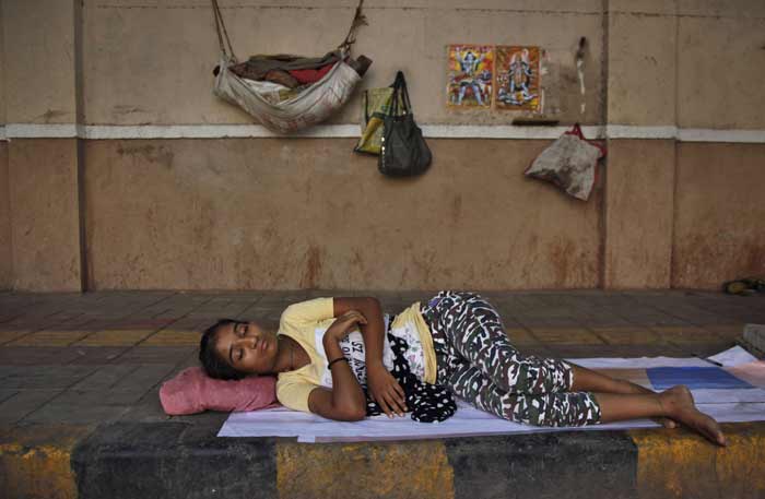heat wave, india summer, india heat, heat, delhi heat wave, andhra pradesh heat wave, telangana heat wave, heat wave news, heat wave kills, heat wave kills people, heat wave dead, dead heat, heat india dead, death, summer death, summer, india news, india photos, summer photos, heat wave photos