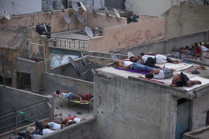 Heat wave, india heat wave, andra pradesh heat wave, tamil nadu heat wave, delhi heat wave, jammu heat wave, kolkata heat wave, india summers, Respite from summer, india news, india summer pictures, summer pictures, picture gallery, indian express picture gallery