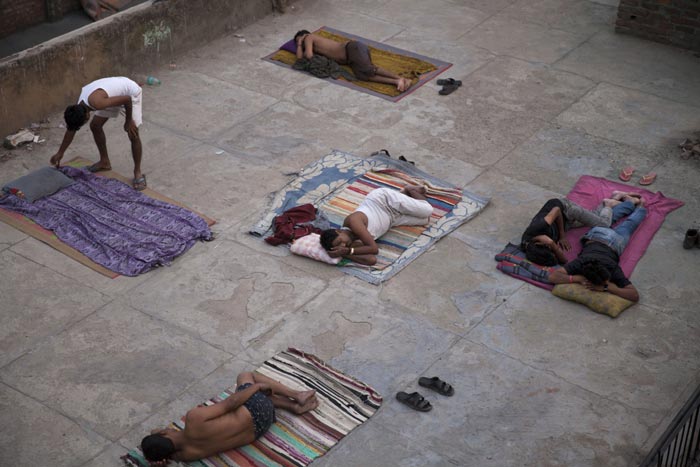 Heat wave, india heat wave, andra pradesh heat wave, tamil nadu heat wave, delhi heat wave, jammu heat wave, kolkata heat wave, india summers, Respite from summer, india news, india summer pictures, summer pictures, picture gallery, indian express picture gallery