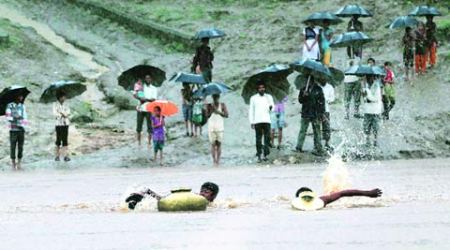 Hiran River, students swimming, kids swimming to school, Hiran River bridge, Ahmedabad news