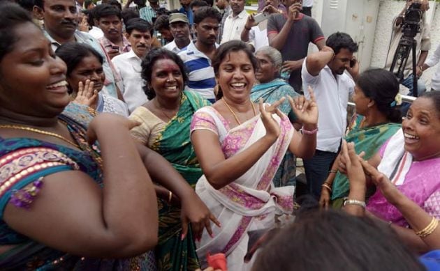 Jayalalithaa, Jayalalithaa acquitted, Jayalalithaa celebrations, Jayalalithaa AIADMK, Jayalalithaa wealth case, Jayalalithaa graft case, Jayalalithaa AIADMK, Wealth case, AIADMK Celebrations, AIADMK workers, Jayalalithaa news, AIADMK news, india politics, indian news, indian express