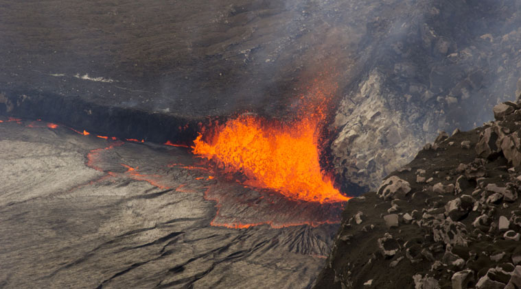 Lava lake on Hawaii’s volcano overflows in spectacular show | World ...