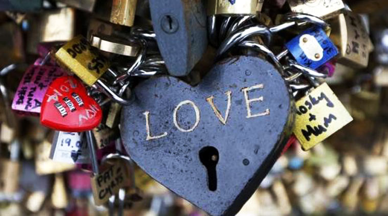 Eternal love dashed: Paris lovers’ locks to be dismantled | World News ...