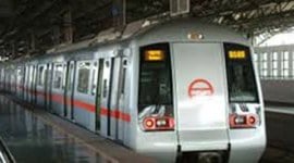 Metro train, delhi Metro train, delhi Metro accident, woman jumps metro, PCR, delhi PCR, Arjan Garh station, AIIMS Trauma Centre, CCTV footage, delhi CCTV footage, delhi news, indian express news