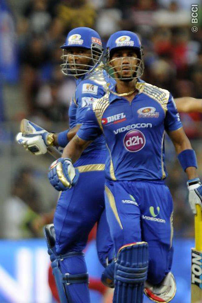 RCB vs MI, MI vs RCB, Ab de Villiers, RCB vs MI photos, CSK vs RR, RR vs CSK, CSK, Dwayne Bravo, IPL Photos, IPL 2015 Photos, Cricket Photos, Cricket