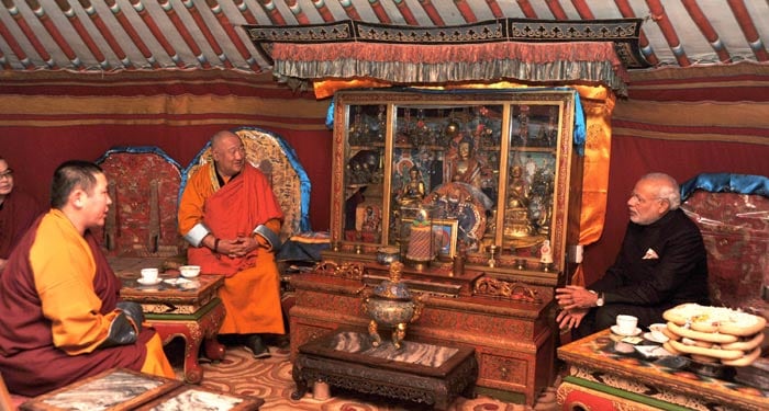 Modi in Mangolia, Narendra Modi, PM Modi, PM Modi in Mongolia, India Mongolia, Mongolian PM, PM Chimed Saikhanbileg, Modi Saikhanbileg, Saikhanbileg Modi meeting, Modi news, India news, Mongolia news, world news