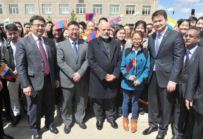 Modi in Mangolia, Narendra Modi, PM Modi, PM Modi in Mongolia, India Mongolia, Mongolian PM, PM Chimed Saikhanbileg, Modi Saikhanbileg, Saikhanbileg Modi meeting, Modi news, India news, Mongolia news, world news