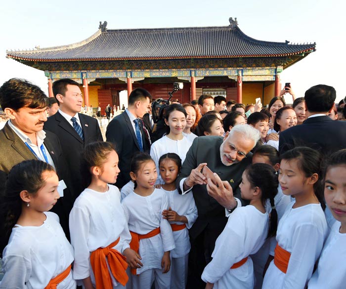 Narendra Modi, Narendra Modi in China, Modi in China, Modi selfie, Modi Keqiang selfie, Modi China selfie, Modi selfie diplomacy, Narendra Modi Keqiang, Modi in Beijing