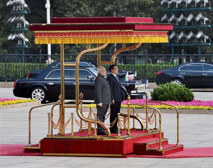 Narendra Modi, Modi China visit, Modi visits China, Li Keqiang, Modi Li Keqiang, Modi meets Li Keqiang, India-China Forum, Modi Beijing, Modi China visit, World news