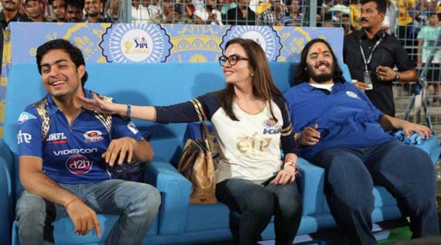 Happy owners! Nita Ambani, sons Akash and Anant are all smiles after MI win  | Sports Gallery News,The Indian Express | Page 5