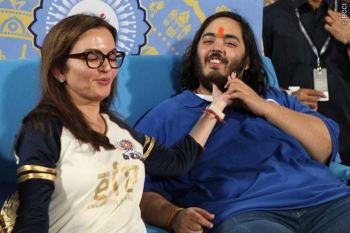 Happy owners! Nita Ambani, sons Akash and Anant are all smiles after MI win  | Sports Gallery News,The Indian Express