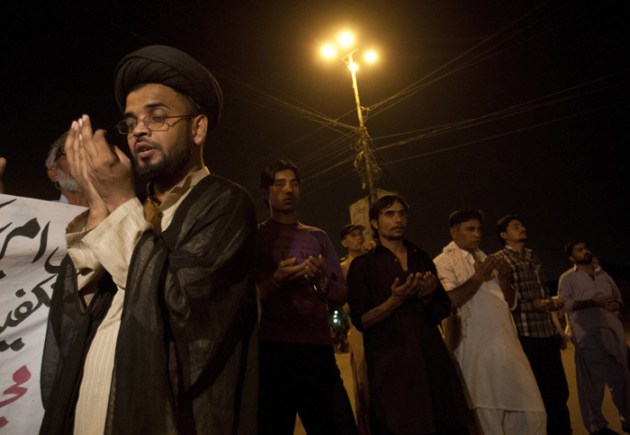 Karachi, Karachi Terror Attack, Karachi Gunmen Attack, Karachi Bus Attack, Karachi Terrorist Attack, Karachi Bus Attack by Gunmen, Gunmen Attack Bus In Karachi, Terror attack in Karachi, india news, Karachi News, Pakistan News