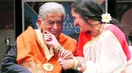 shashi kapoor, dada saheb phalke award, shashi kapoor award, ranbir kapoor, shashi kapoor dada saheb phalke award, shashi kapoor movies, actor shashi kapoor, veteran actor shashi kapoor, shashi kapoor national awards, rishi kapoor, ranbir kapoor, amitabh bachchan, rekha, abhishek bachchan, entertainment news