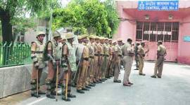 tihar jail, tihar jail officials, officials suspended, tihar officials suspended, dalhi news, vity news, local news, Indian Express