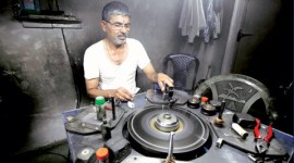 Nagjibhai Warya, Diamond polisher, Diamond factory, Diamond polisher Nagjibhai Warya, diamond polisher Atul Goti, CCTV cameras, Surat, The indian Express