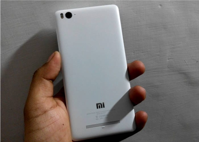 The rear of Mi 4i is as good as new. No scratches or ink. 