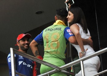 Anushka Sharma cheers for 'boyfriend' Virat Kohli's RCB | Sports ...