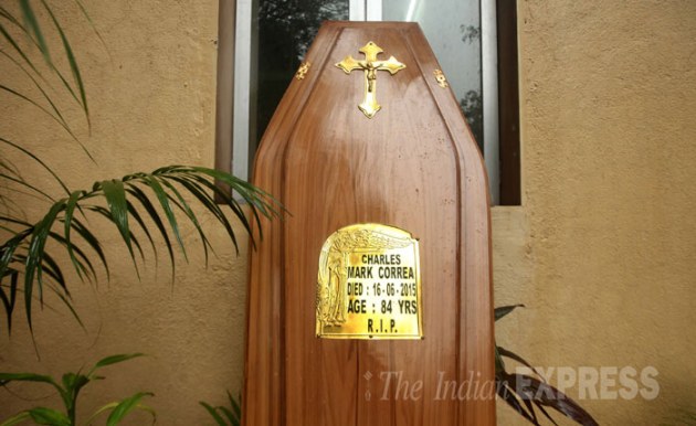 Charles Correa, Charles Correa Dies, Charles Correa Burial, Charles Correa Funeral, Charles Correa Cremation, Correa wife Monika, daughter Nandita, son in law Rahul Mehrotra, Shyam Benegal, Anil Dharker, Julio Ribeiro, Dolly Thakore, BV Doshi, Architect Charles Correa, urban planner Charles Correa, Dadar, Mumbai