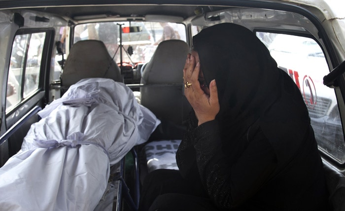 Karachi, Karachi Heat wave, Karachi Death Toll, Karachi Heat stroke, Pakistan Heat wave, ramadan, Sindh Heat wave, Karachi 400 dead, Karachi Heat wave Kills, Karachi Heat Wave Ramadan, Karachi Ramadan Heat wave, Karachi Heat wave news, Karachi news, Pakistan news