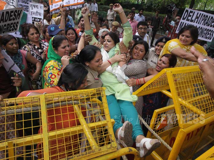 sushma swaraj, Vasundhara Raje, sushma swaraj lalit modi, lalit modi, vasundhara raje lalit modi, Lalit modi documents, Sushma swaraj helping Lalit modi, Congress protest, Congress on Sushma Lalit, Congress protest Sushma residence, Sushma resignation, lalit modi travel documents, lalit modi travel papers, india news, top stories, latest news