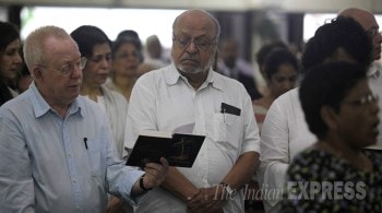 Shyam Benegal, Anil Dharker, Julio Ribeiro attend Charles Correa's funeral