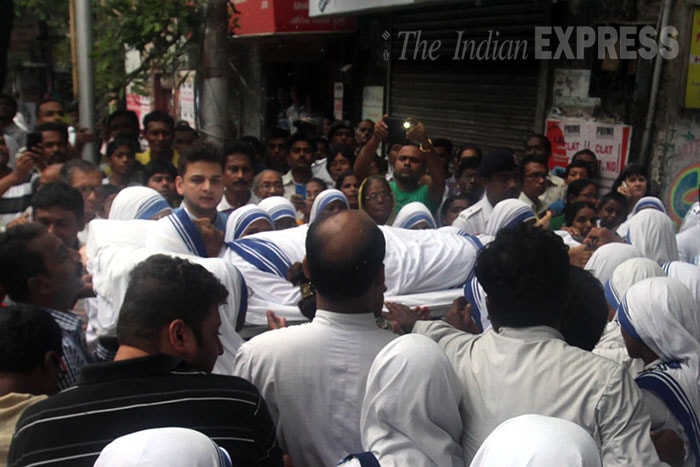 Sister Nirmala, Sister Nirmala Joshi, Sister Nirmala Death, Mamata Banerjee, Sister Nirmala Passed Away, Sister Nirmala Joshi Death, Sister Nirmala Joshi died, Sister Nirmala Died, Sister Nirmala Dead, Nirmala Joshi, Mother Teresa, Sister Nirmala Mother teresa, Mother Teresa Successor, Mother Teresa's Missionaries of Charity, Sister Nirmala Joshi Mother Teresa, Kolkata
