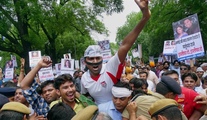 government of delhi, Narendra Modi, Arvind Kejriwal, aam aadmi party, Lalit Modi, Smriti Irani, Sushma Swaraj, Vasundhra Raje, Pankaja Munde, aap protests in Delhi, aap, bhartiya janta party, bjp, Lalit modi row, sushma lalit, Lalit Suhma, bjp leaders, New Delhi, Indian Express, the indian express