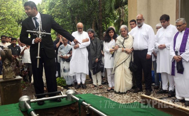 Charles Correa, Charles Correa Dies, Charles Correa Burial, Charles Correa Funeral, Charles Correa Cremation, Correa wife Monika, daughter Nandita, son in law Rahul Mehrotra, Shyam Benegal, Anil Dharker, Julio Ribeiro, Dolly Thakore, BV Doshi, Architect Charles Correa, urban planner Charles Correa, Dadar, Mumbai