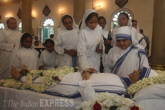 Sister Nirmala, Sister Nirmala Joshi, Sister Nirmala Death, Mamata Banerjee, Sister Nirmala Passed Away, Sister Nirmala Joshi Death, Sister Nirmala Joshi died, Sister Nirmala Died, Sister Nirmala Dead, Nirmala Joshi, Mother Teresa, Sister Nirmala Mother teresa, Mother Teresa Successor, Mother Teresa's Missionaries of Charity, Sister Nirmala Joshi Mother Teresa, Kolkata