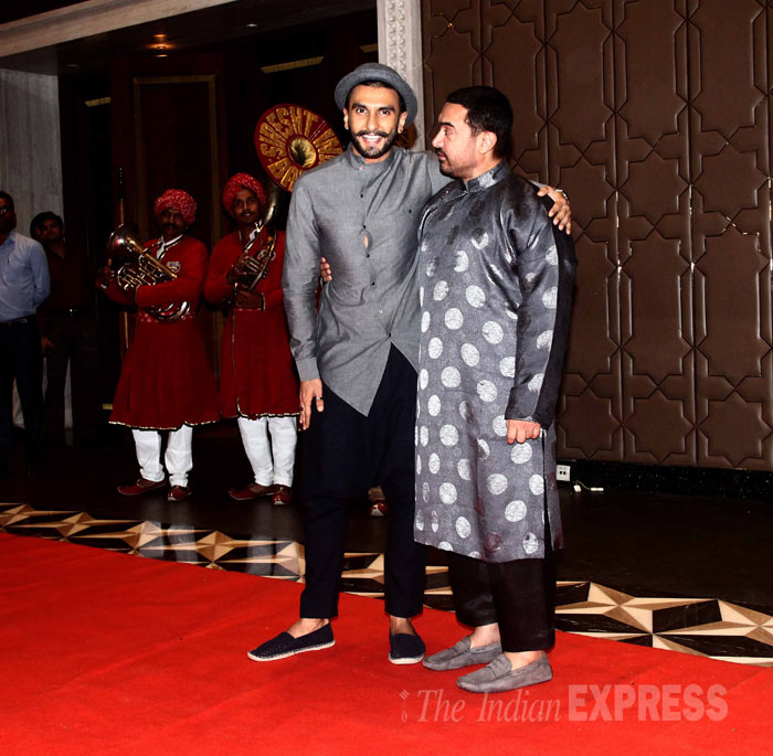 deepika padukone, kangana ranaut, aamir khan, aamir khan daughter, aamir khan pk success bash, anushka sharma, ranveer singh, aamir khan, amitabh bachchan, pk, pk success bash, pk success bash guests, amitabh bachchan pk, big b pk, deepika pk, ranveer singh pk, aamir khan pk