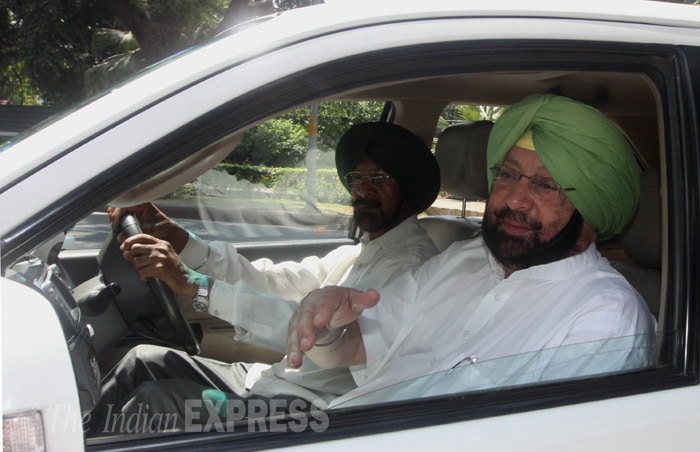 Lalu, Lalu Conference, Nitish Kumar, Lalu yadav Shard yadav, Ram gopal yadav, Mulayam Singh yadav, Sonia Gandhi, Rahul Gandhi, B S Hudda, Veer Bhadra Singh, Amarinder Singh, Bihar polls, joint Press conference, Sonia Gandhi residence, Mulayam Yadav rersidence, New Delhi