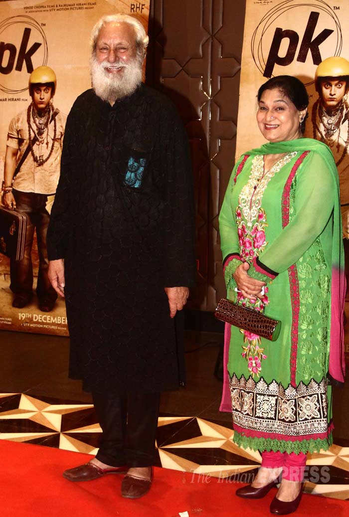 deepika padukone, kangana ranaut, aamir khan, aamir khan daughter, aamir khan pk success bash, anushka sharma, ranveer singh, aamir khan, amitabh bachchan, pk, pk success bash, pk success bash guests, amitabh bachchan pk, big b pk, deepika pk, ranveer singh pk, aamir khan pk