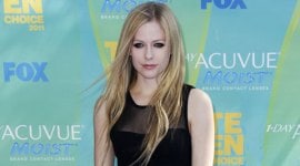 Avril Lavigne, singer Avril Lavigne, Avril Lavigne songs, Avril Lavigne news, Avril Lavigne lyme disease, entertainment news