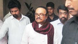 chhagan bhujbal, chhagan bhujbal case, money laundering, chhagan bhujbal cbi case, acb, anti corruption bureau, chhagan bhujbal corruption case, NCP leader Chhagan Bhujbal, bhujbal bribe, chhagan bhujbal property, mumbai news, india news