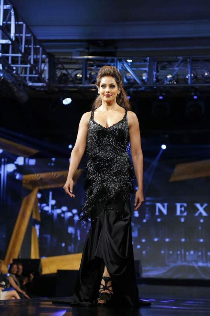 IIFA awards 2015, IIFA 2015, IIFA, IIFA Awards, Aditi Rao Hydari, Bipasha Basu, Malaika Arora Khan, Dia Mirza, Huma Qureshi, Masaba Gupta, Vivek Oberoi, Neha Dhupia, Sonu Sood, Jacqueline Fernandez, Genelia Deshmukh, Riteish Deshmukh, Lauren Gottlieb, Kanika Kapoor, Lisa Hayden, Sonu Sood, bollywood at IIFA, IIFa malaysia, IIFA kuala lumpur, IIFA awards kuala lumpur, iifa awards picture, iifa awards pictures, dia mirza,lauren gottlieb, rocky s, masaba gupta, entertainment news
